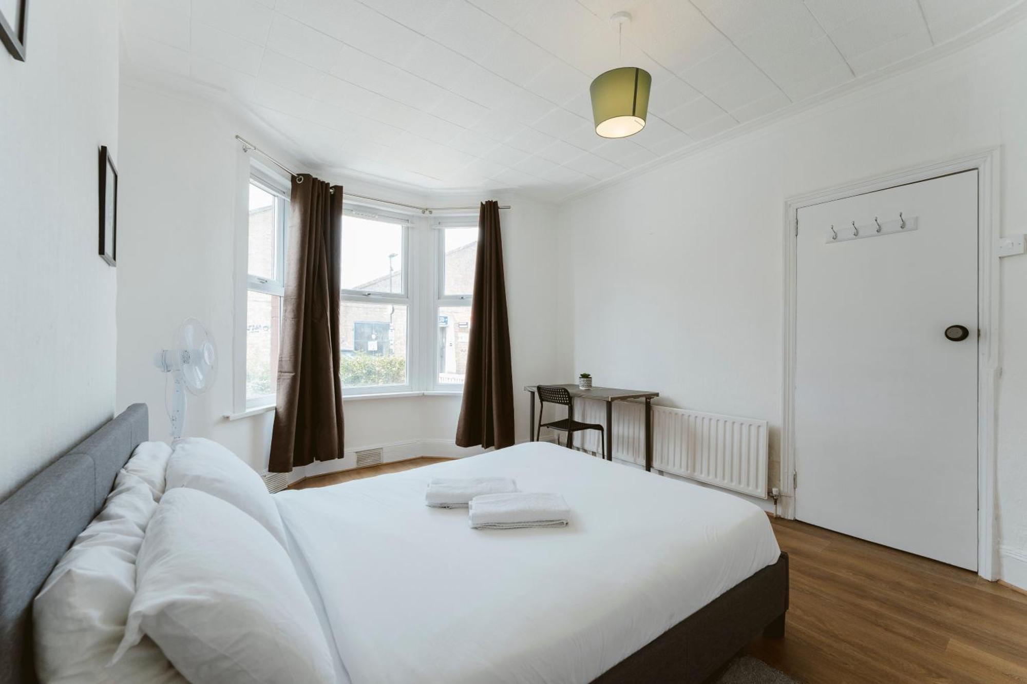 Manor House Great Rooms To Stay London Bagian luar foto